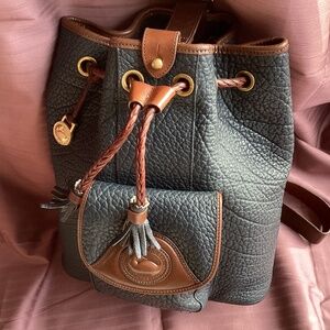 Authentic Vintage Dooney&Bourke Pebble Leather Sling Back Bucket Handbag
